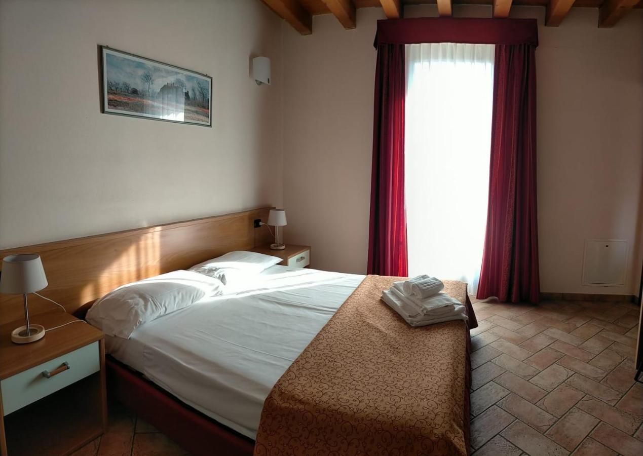 Hotel Agli Ulivi Valeggio sul Mincio Exterior foto